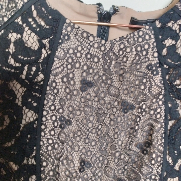 BCBGMaxAzria Black Tiered Lace Overlay Sleeveless Cocktail Dress Size 4 - Picture 9 of 16